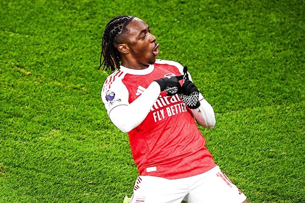 Eze trên sân Emirates