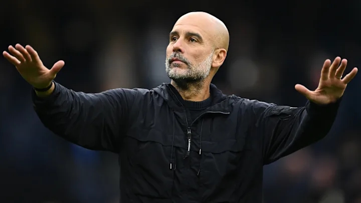 Pep Guardiola sau trận đấu Pep Guardiola thể hiện sự bức xúc với trọng tài